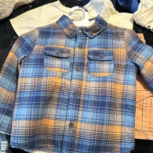 I’m selling a Brand New Sweatshirt